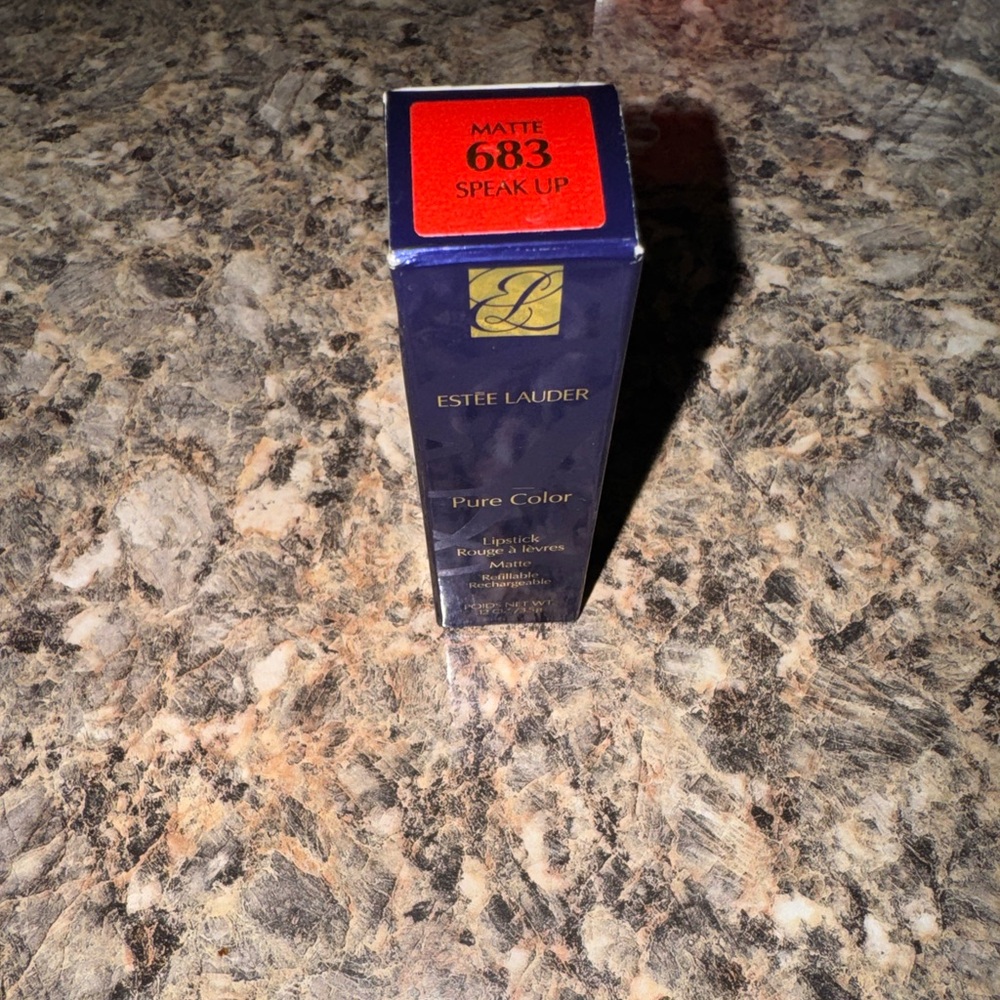 Estee Lauder Pure Color Lipstick Matte - Picture 4 of 9